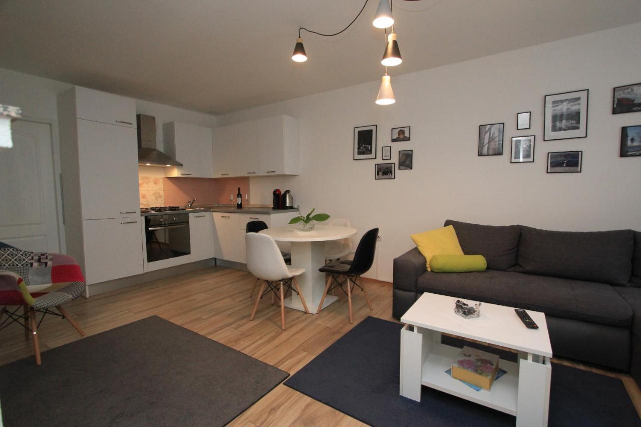 Gospic Riverside Apartment Buitenkant foto