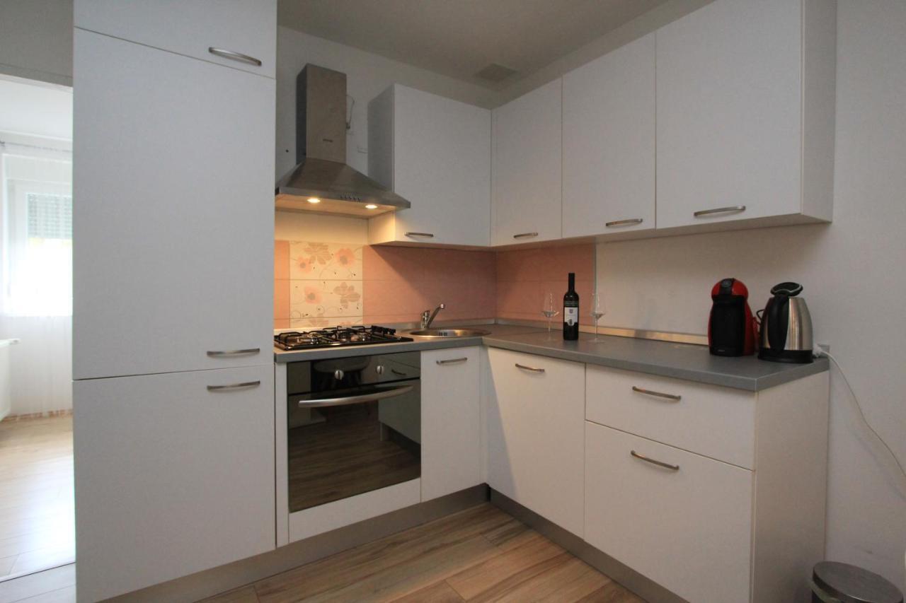 Gospic Riverside Apartment Buitenkant foto